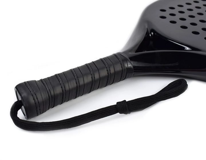 Racket handle with rubber ring and grip